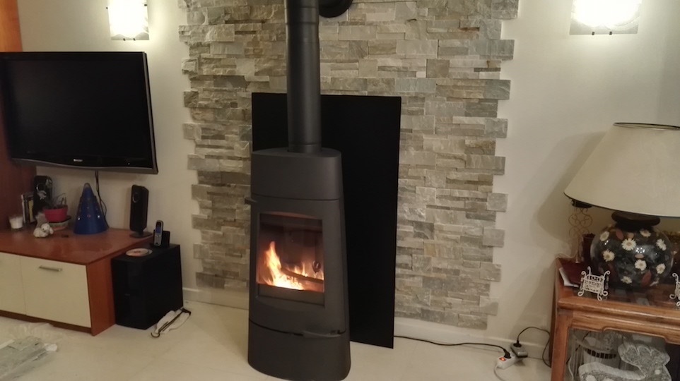 Чугунная печь Invicta ARATOS PLUG-IN MIXTE P649000